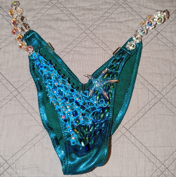 Bikini Competition Suit - Picture 3 of 6